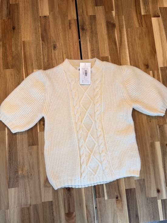 &merci Sweaters - Short-Sleeve Cable Knit Crewneck Sweater in Cream